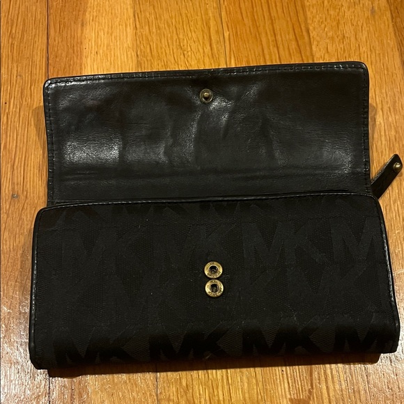Michael Kors Black MK Pattern Wallet - Picture 2 of 7